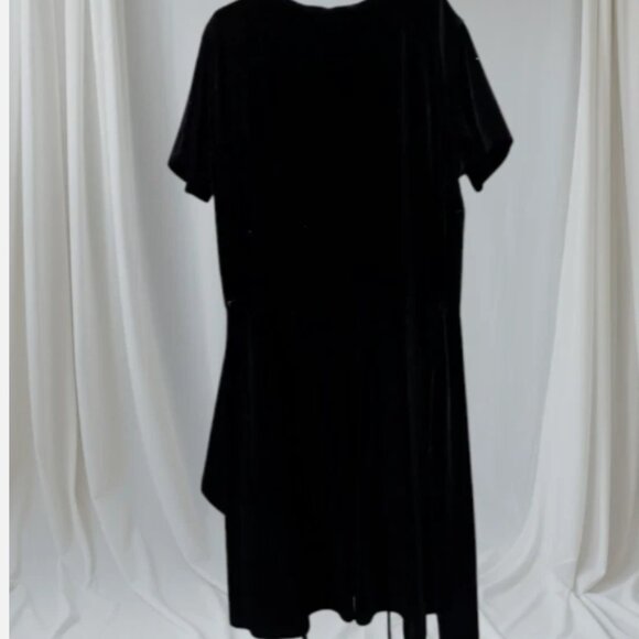 New Forever 21 Black Velvet Wrap Dress – Short Sleeve Tie Waist - Picture 2 of 7